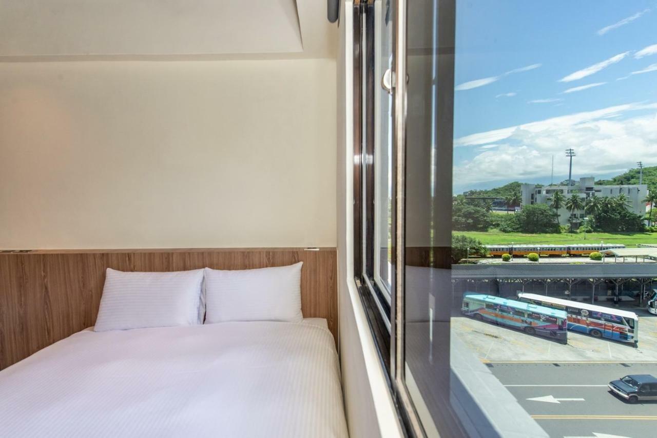 Traveller Inn Tiehua Cultural&Creative Hotel II T'ai-tung Exterior foto